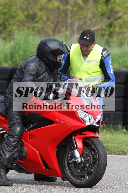 /Archiv-2025/10 23.04.2025 Cornu Master School ADR/gruen-vert/13